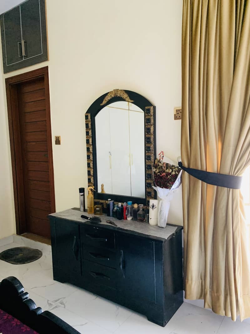 Bed set with two side tables and a dressing table 6