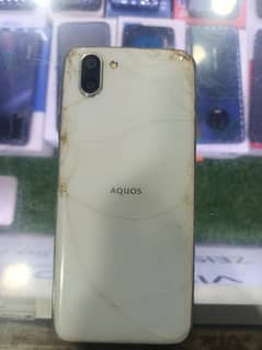 Aquos R2 only back damage Baki touch all working 4,64 Snapdragon 845