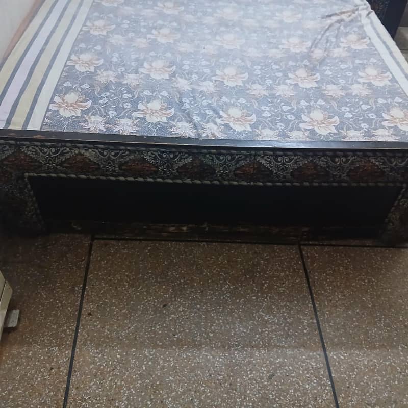 bed set with dressing and aofa set condition is good 2