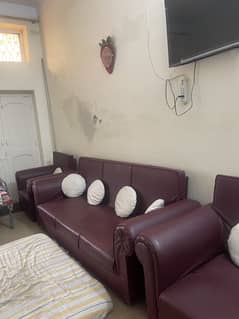 Outclass 5 seater Leather Sofa Set With expansive cushions