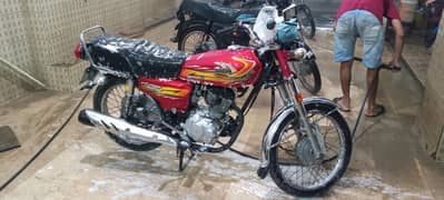 united CG 125