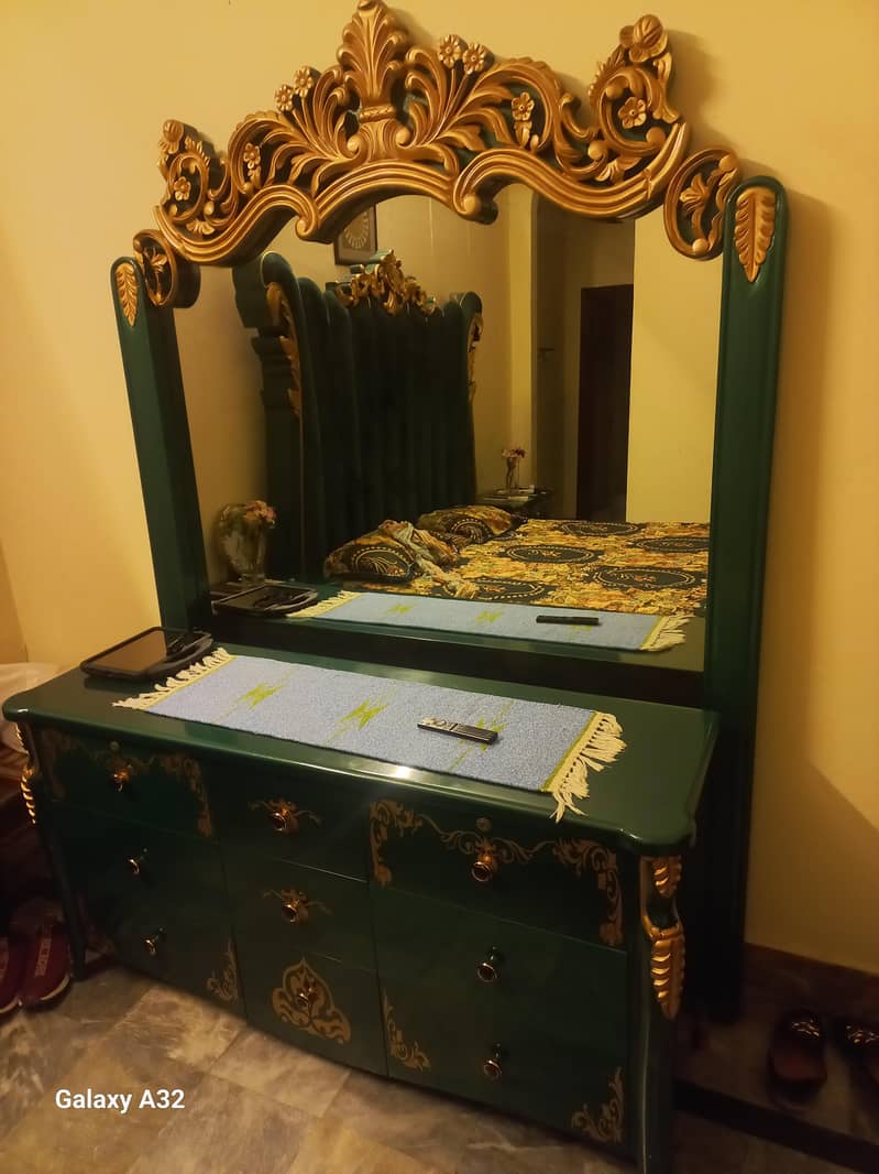 bed set with side tables and dressing table 3