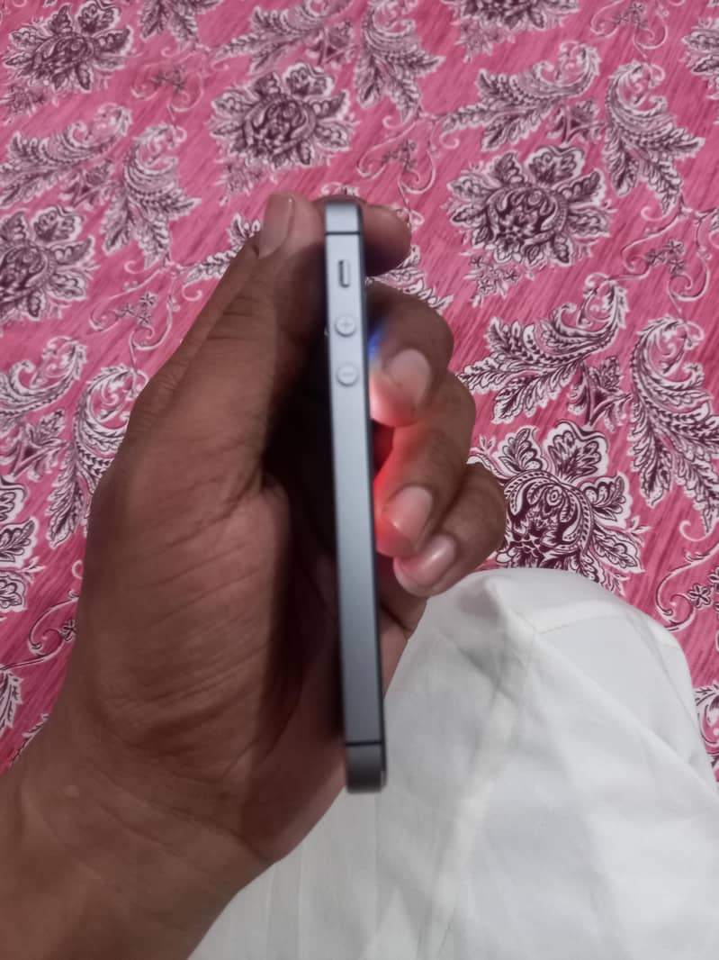 iphone 5s mobile Non p. t. a. 16 Gb no open 10/10 all jenion no fault 14