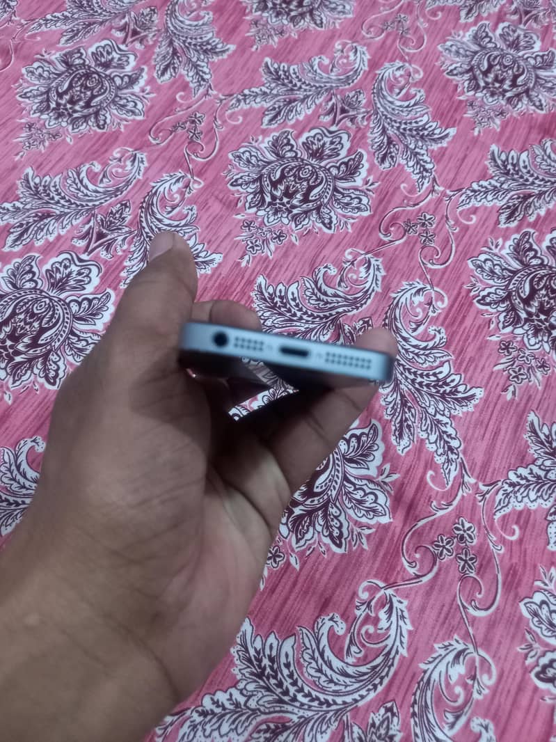 iphone 5s mobile Non p. t. a. 16 Gb no open 10/10 all jenion no fault 18
