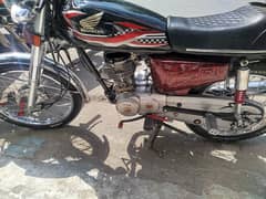honda 125 10/10 condition  original  tanki bhe mawjood Hain