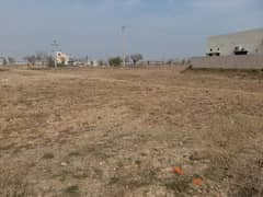 1 Kanal Luxury Plot for Sale on Main Boulevard Block B1, IEP Engineers Town Lahore | Demand PKR 2.80 Crore