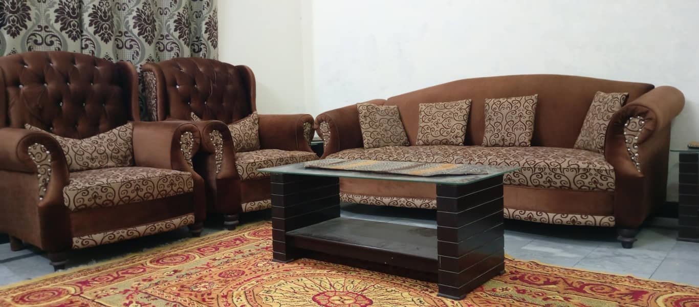 7 seater sofa with 3 tables 0