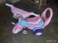 baby cycle for 2 - 4 years kids pink color, music + lighting