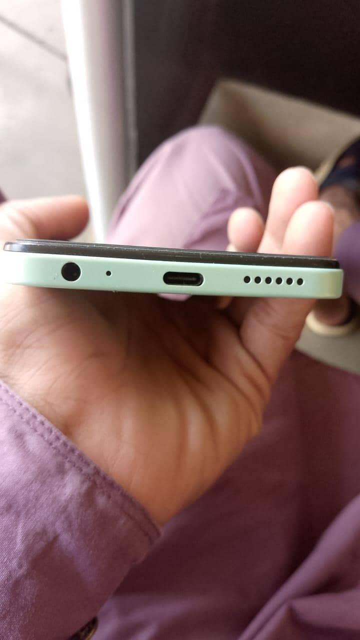 itel A70 with box 4+8/128 Exchange possible 2
