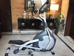 Elliptical XE 320 in Excellent Condition