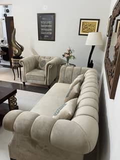 Bery decwnt and stylish 7 Seater sofa set