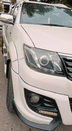 TOYOTA VIGO CHAMP V FOR RENT CONTACT 03135636404