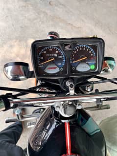 One two five 2023 model brand new condition new tyres full ok original