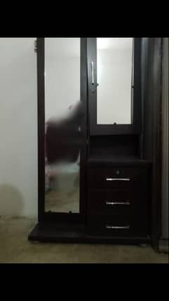 Dressing table mirror