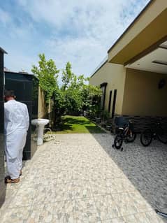 1kanal upper portion for rent with gas