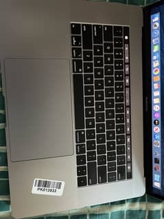 Macbook pro 15 Core i9 2019 4gb card