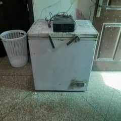 A small lot of used home appliances