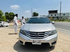 Honda city 2015 . .