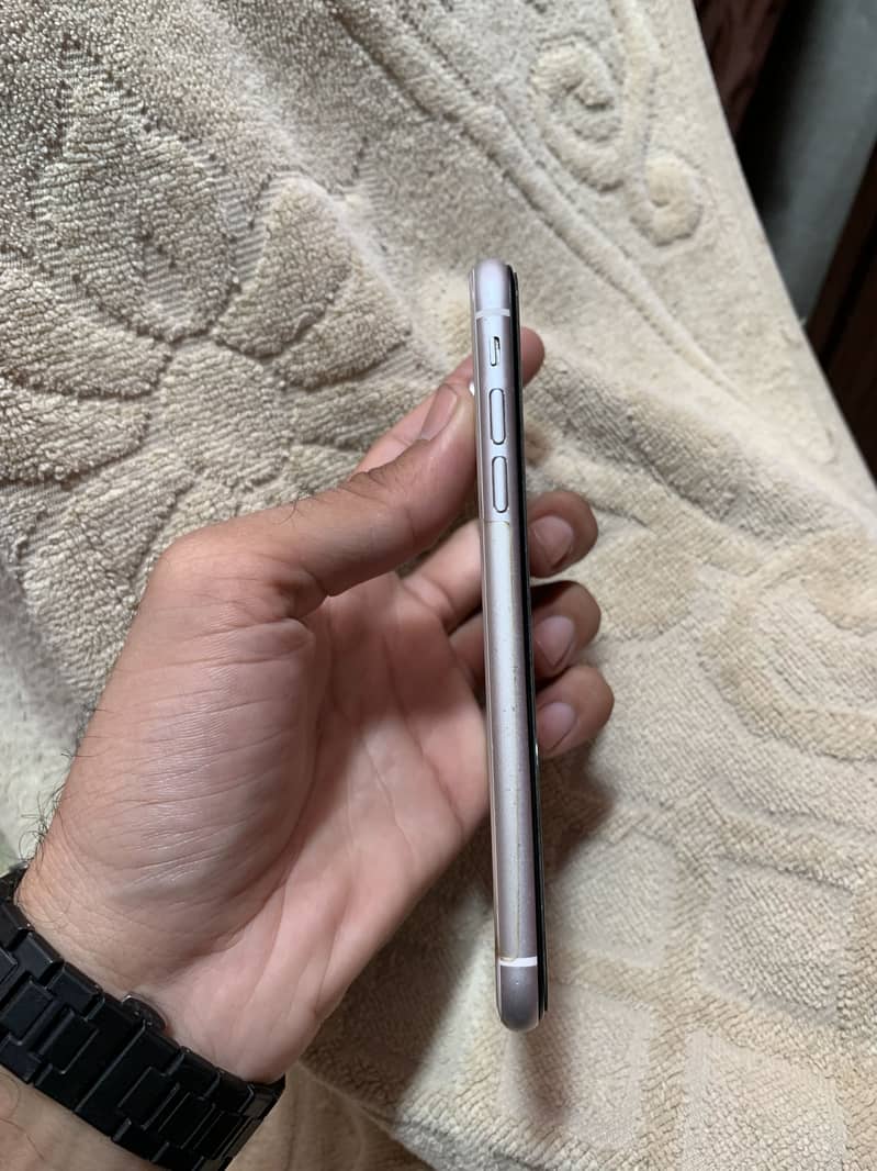 Iphone xr with box 2