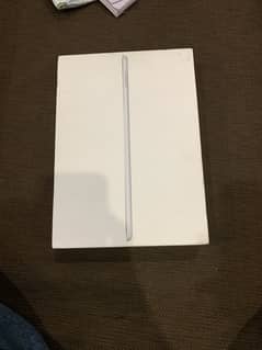 iPad gen 6 128gb with box and original accessories