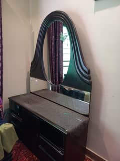 dressing table