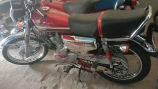 Honda 125 Special edition 2024/2025 very neat and clean bike