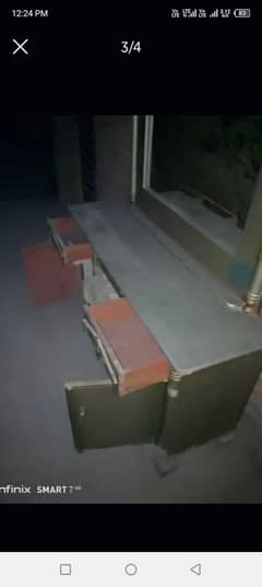 DRESSING  MIRROR  TABLE