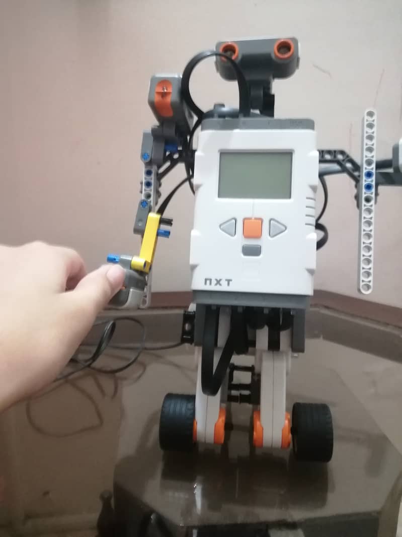 LEGO MINDSTORMS NXT Set – Excellent Condition 3