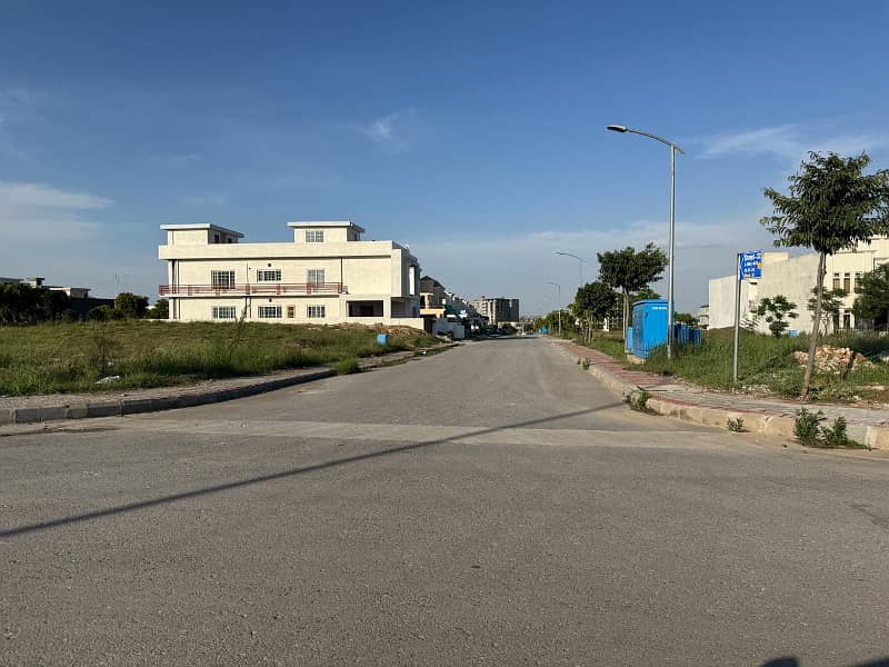 Ready to Construct 10 Marla Plot for Sale 8
