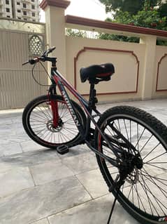 Stylish & Smooth Ride – Well-Maintained Bicycle for Sale!"