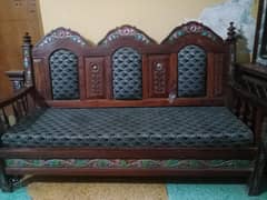 wood sofa set iska matras bilkul use nhi hoa 10 by 10 condion