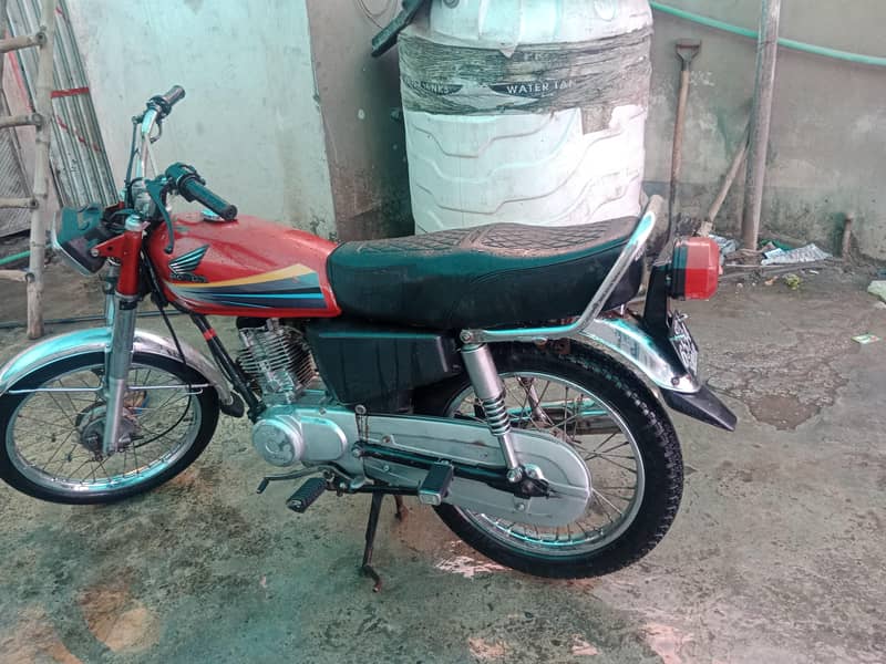 Engine ok 2010 model All documents clear own name Good condition 3
