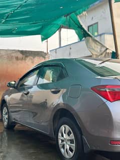 Selling toyota corrolla 2015/2016 home used total geunine car
