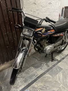 Honda125 black colour 2018 model