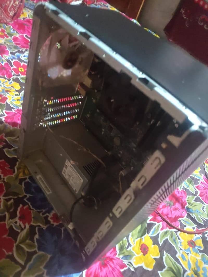 PC rayzen 3 2200g 16gb ddr4 ram specs see in description 4