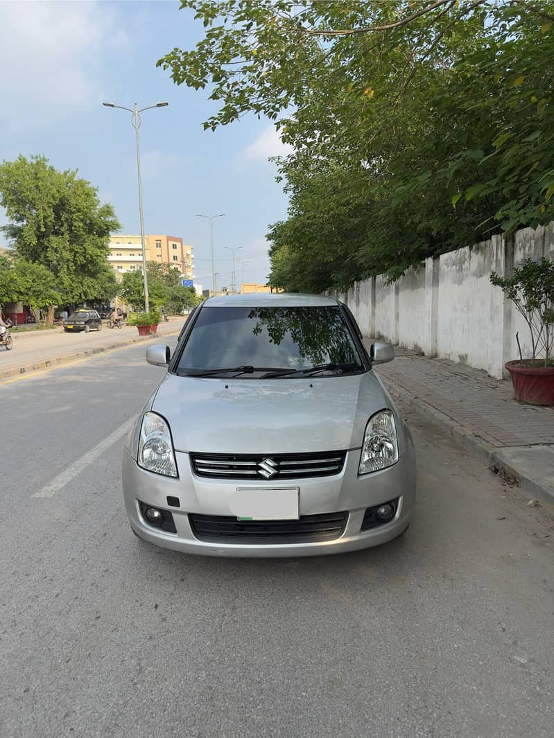 Suzuki Swift 1.3 Automatic with Navigation 0
