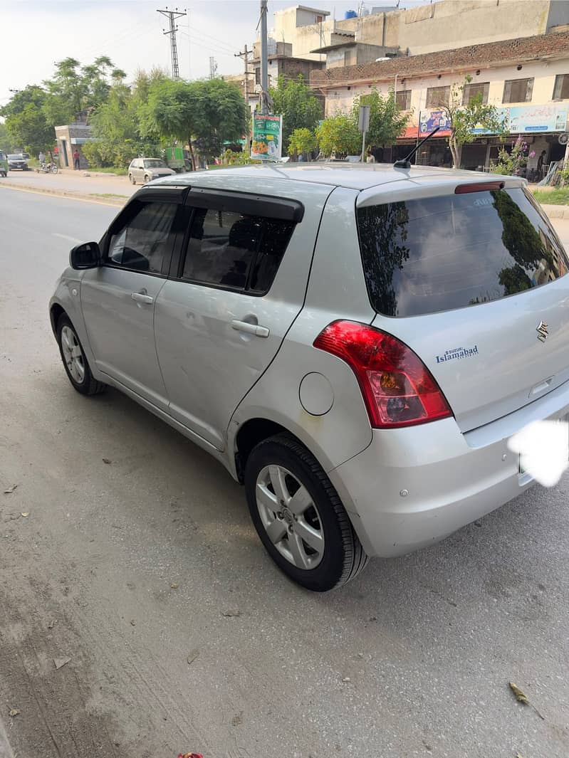 Suzuki Swift 1.3 Automatic with Navigation 2