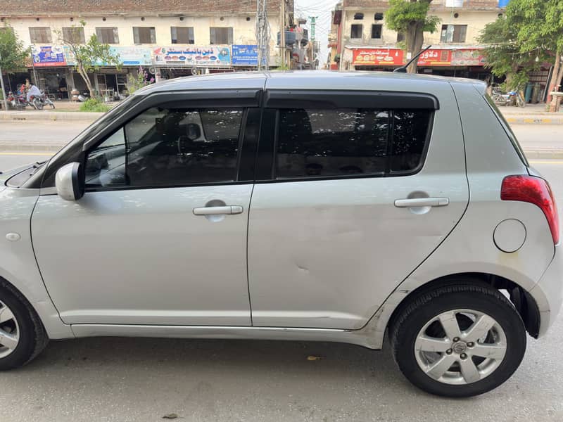 Suzuki Swift 1.3 Automatic with Navigation 7