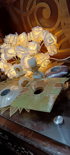 5pcs marbel honeymoon candles set in very good condition. . .
