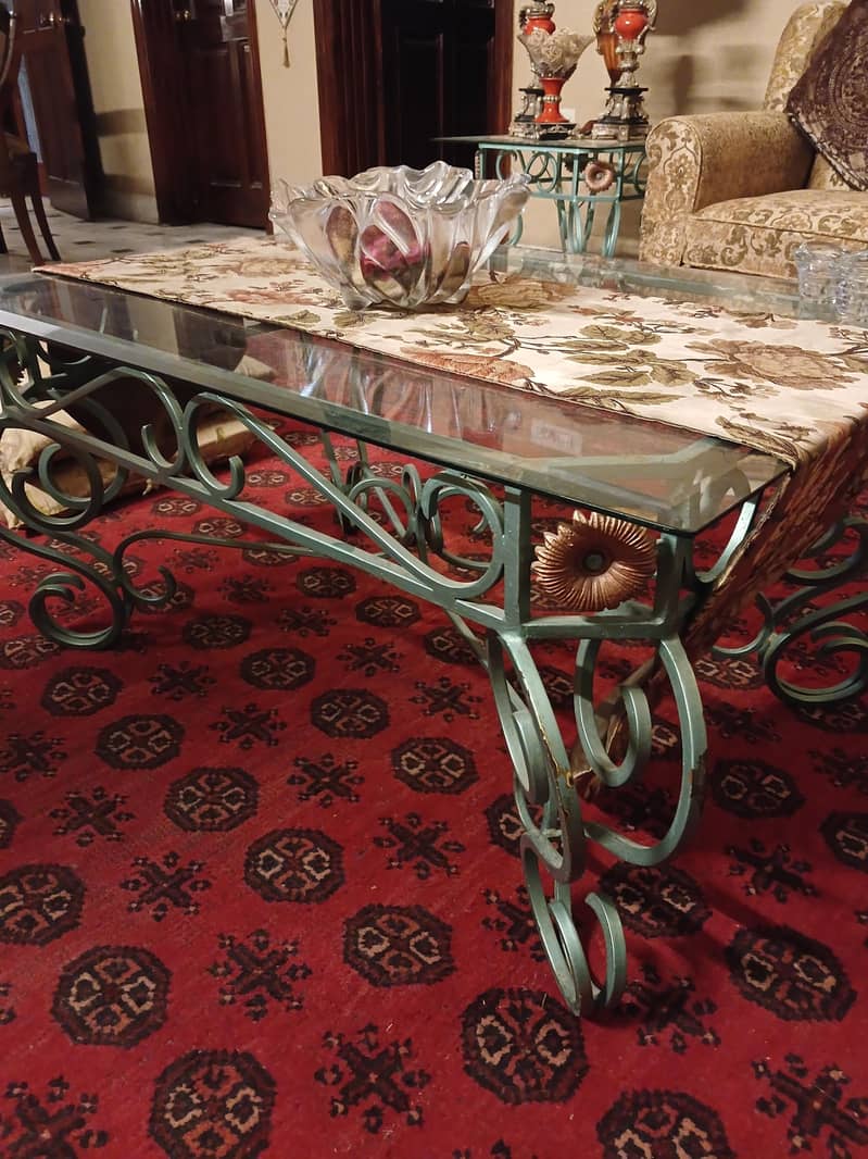 centre table with 2 side tables 0