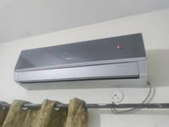 gree 1.5 ton AC in good condition