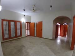 240 SQUARE YARDS 1ST FLOOR WITH ROOF MAIN ROAD FACING HOUSE FOR SILENT COMMERCIAL FOR RENT IN JAUHAR