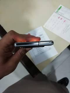 aquos R6 non pta 2 month sim time only minor dot in screen 03704853162