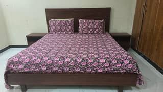 Habiit Sheshaam wood bed set with side tables