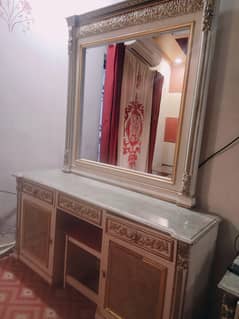 dico paint dressing table