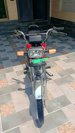 bike bot acha h patrol ki bot achi avrige h home use bike h 1 hat chal