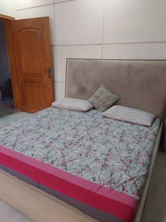VELVET STUFF BED SET