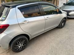 Toyota Vitz full option