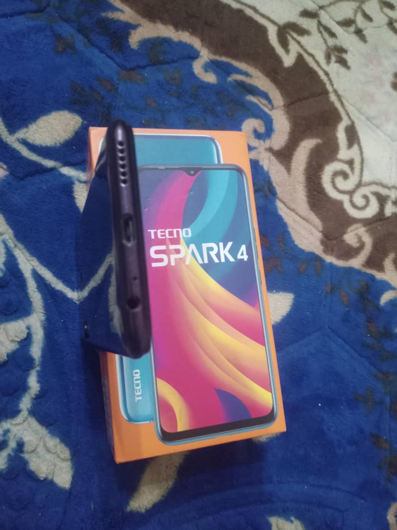 3/32 Techno spark 4 with BOX  in new condition 2