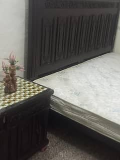 Bed set with mattress
